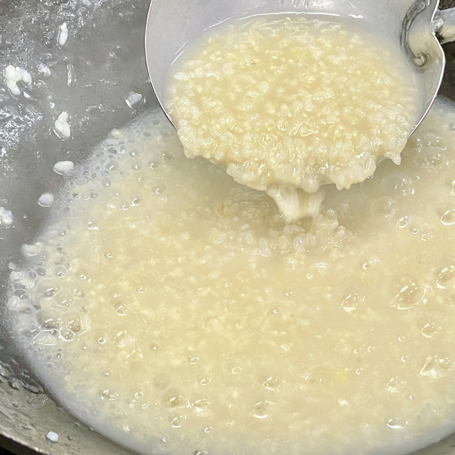 生姜の風味でぽかぽか 玄米粥 2